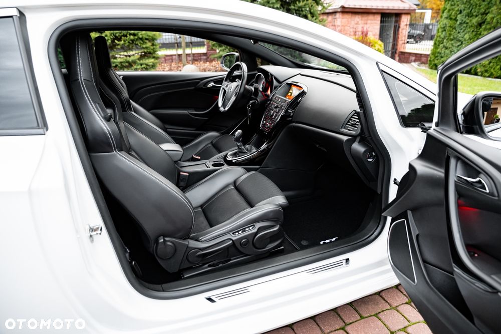 Opel Astra IV GTC OPC - 28
