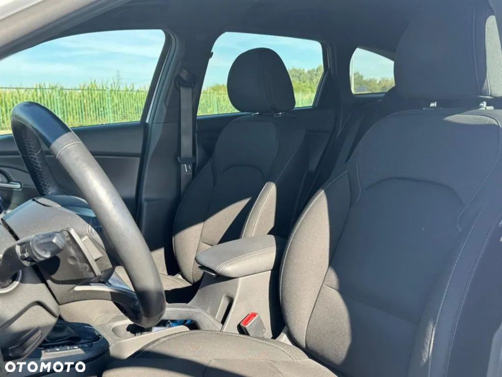 Hyundai i30 1.6 D Comfort DCT - 18