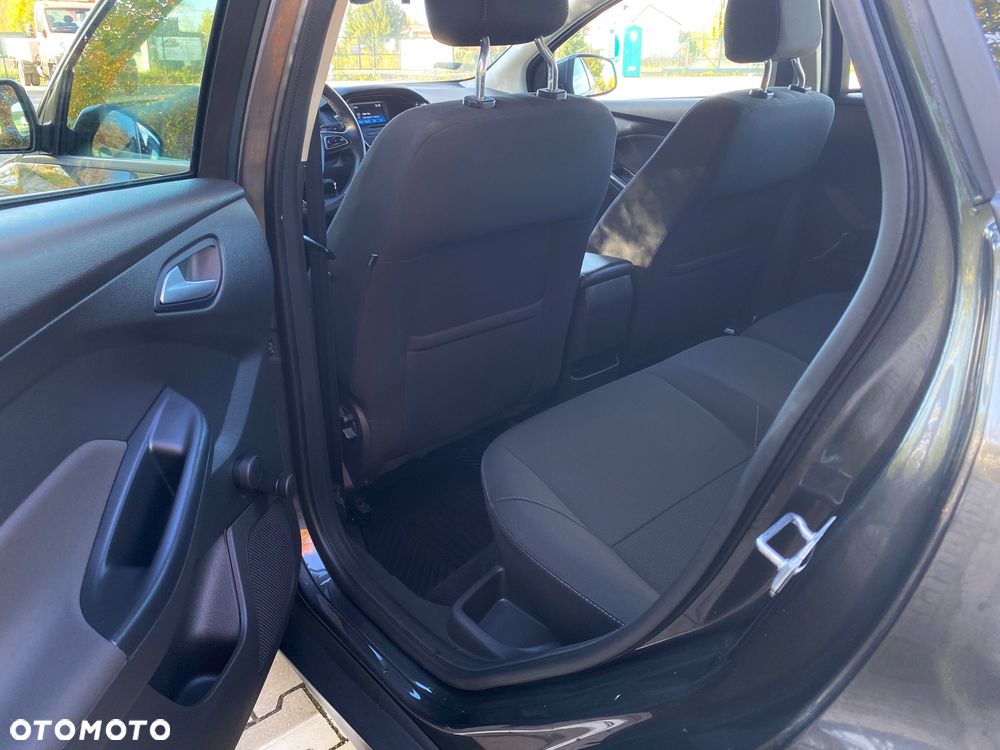 Ford Focus 1.6 Gold X - 28