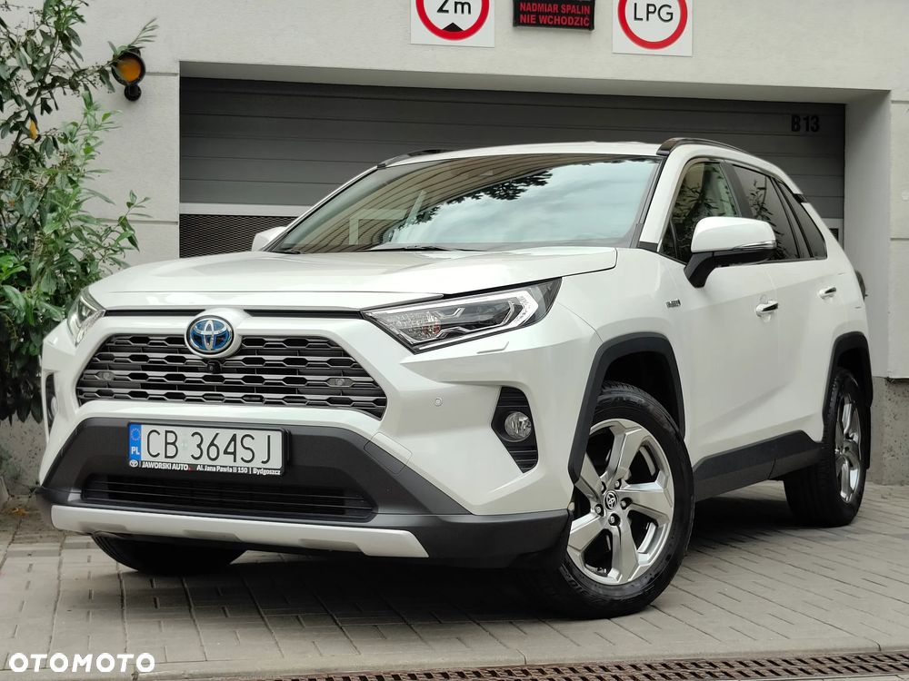 Toyota RAV4 - 1