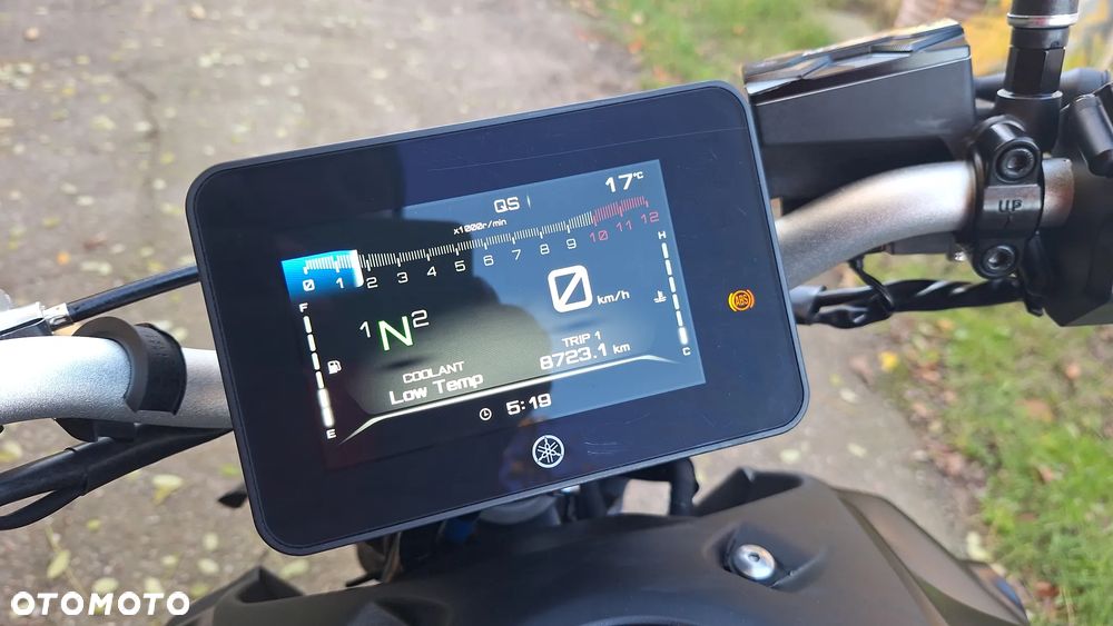 Yamaha MT - 24