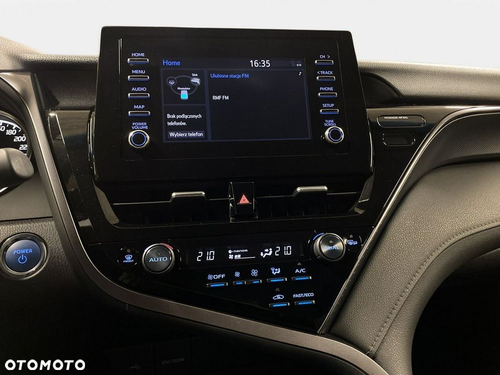 Toyota Camry - 26