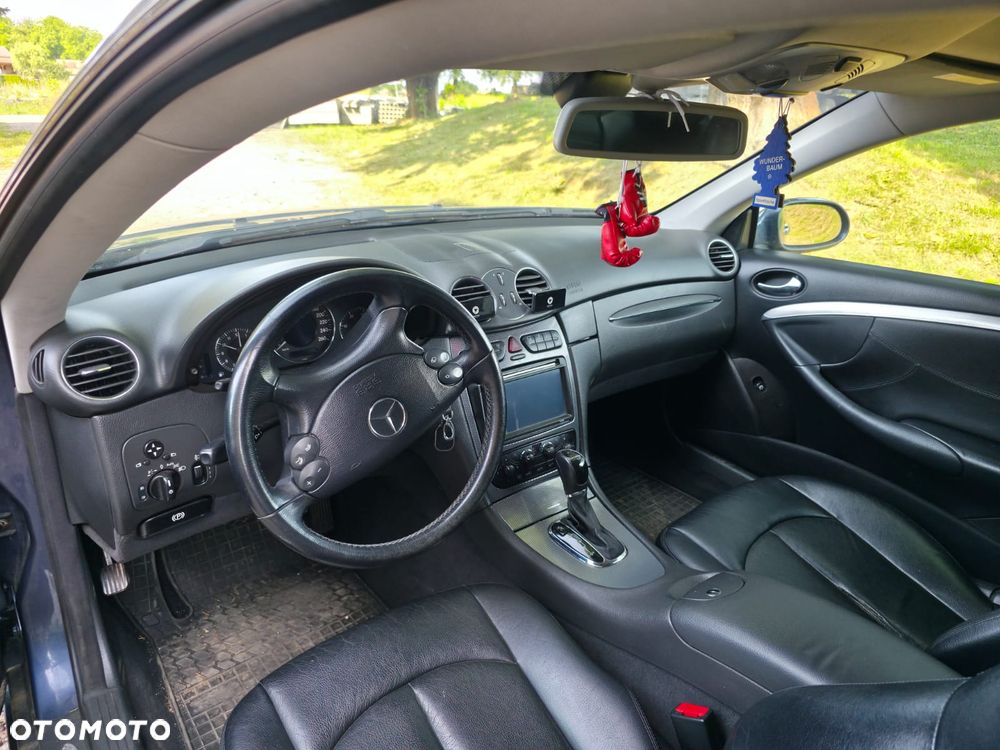 Mercedes-Benz CLK - 11