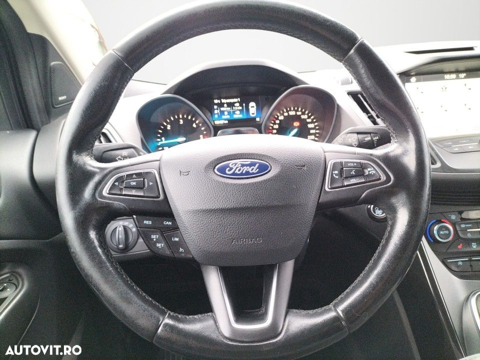 Ford Kuga - 10