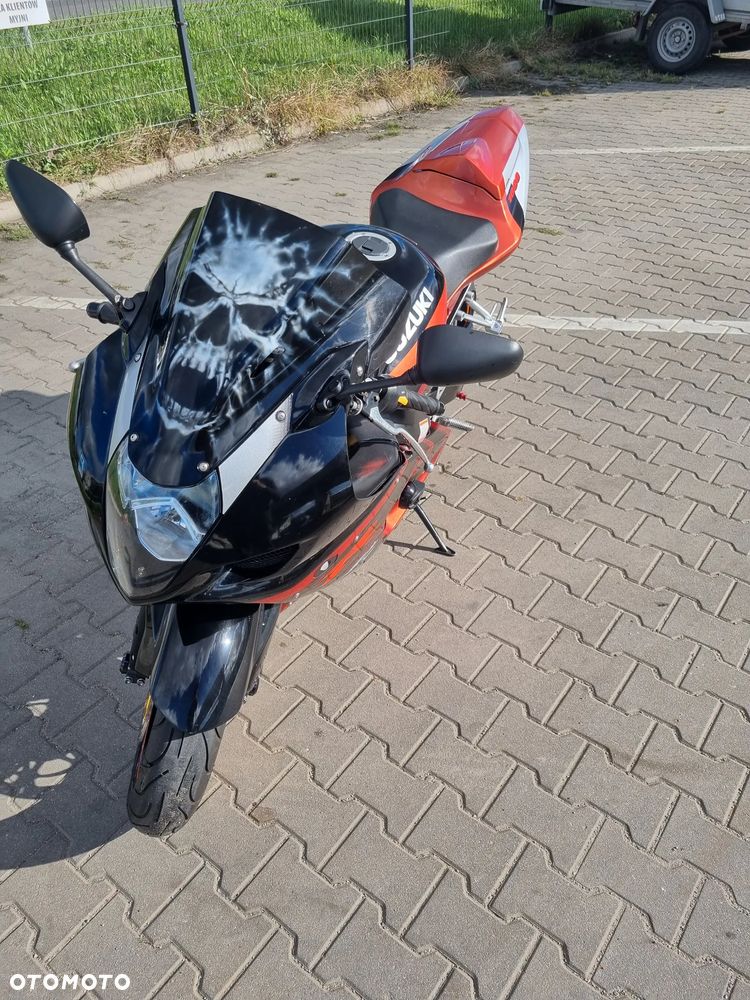 Suzuki GSX-R - 10
