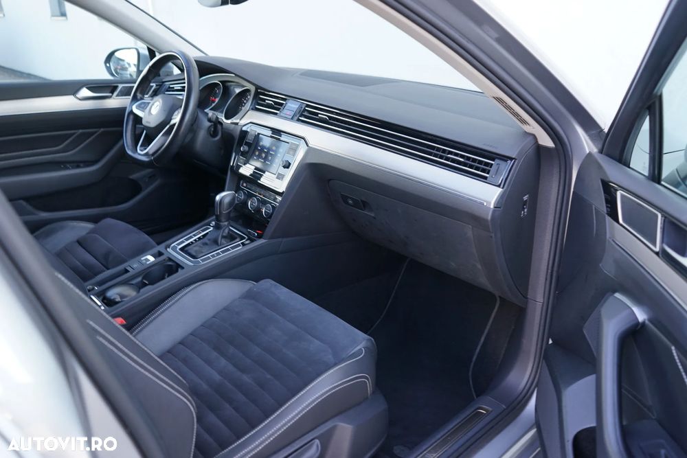 Volkswagen Passat 2.0 TDI DSG Highline - 26