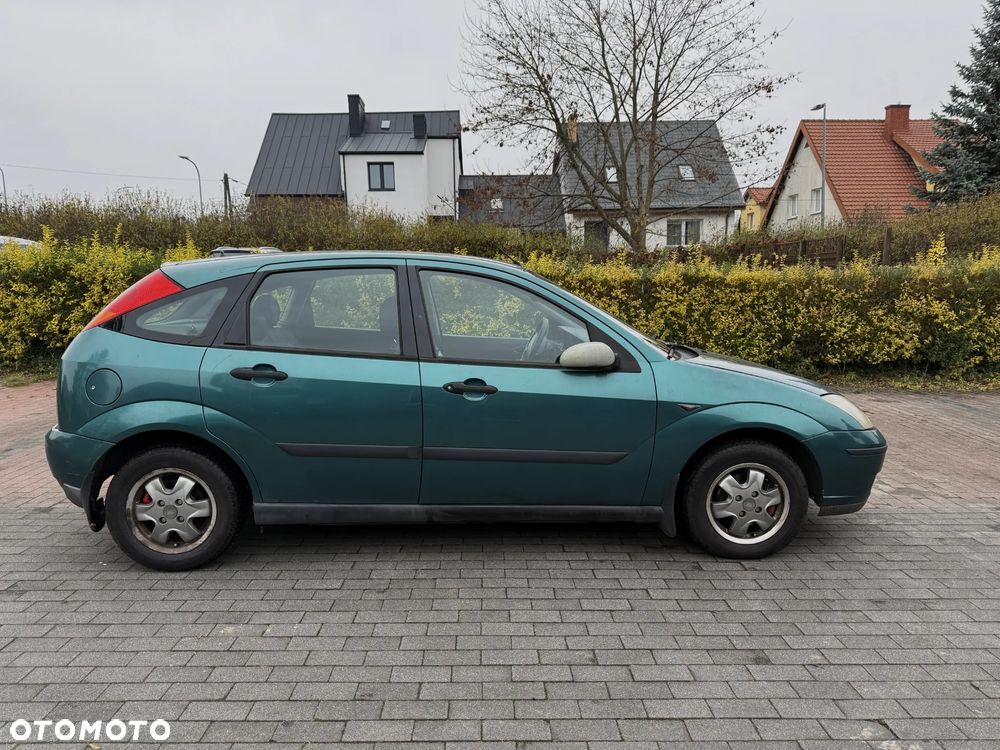 Ford Focus 1.4 Ambiente - 2