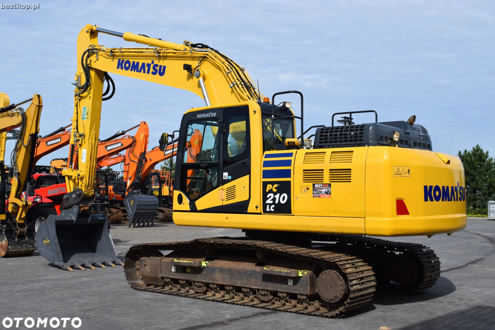 Komatsu PC210LC-11 - 5