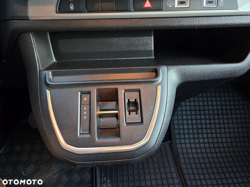 Peugeot Traveller 2.0 BlueHDi Long Business EAT8 - 28