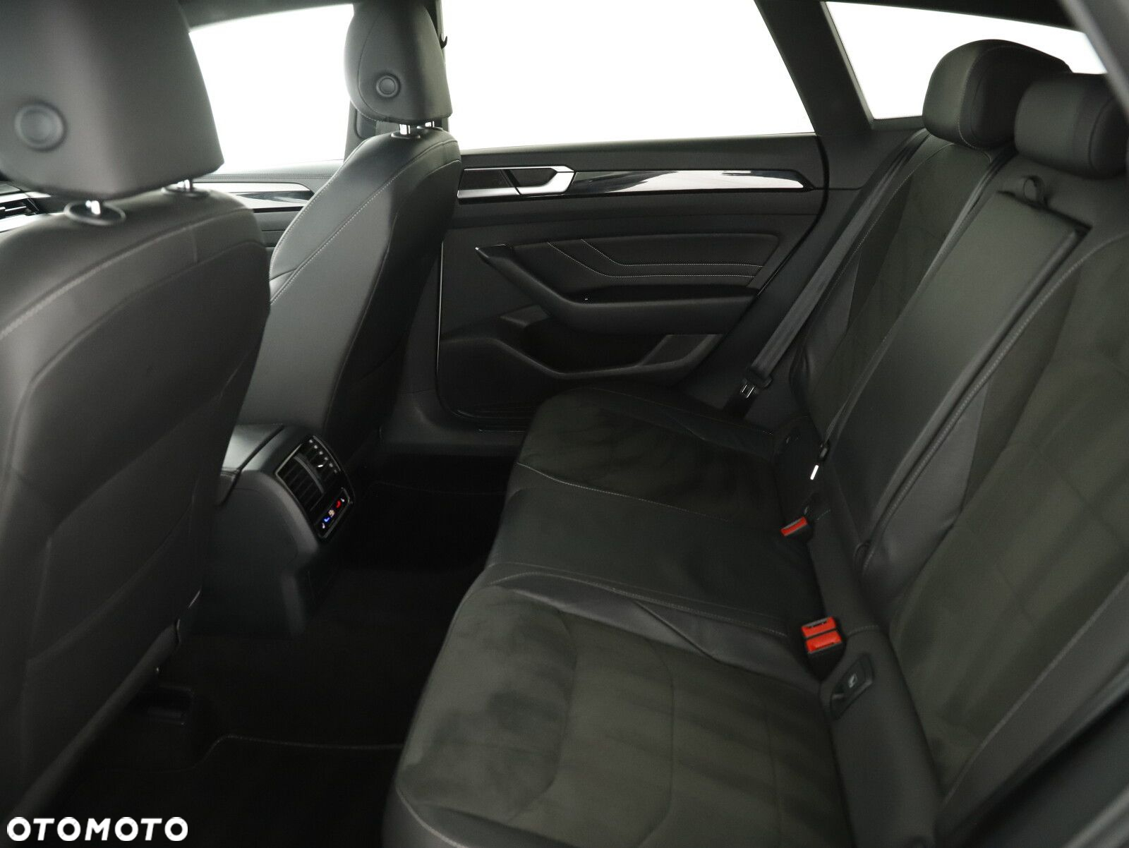 Volkswagen Arteon 2.0 TSI R-Line DSG - 12