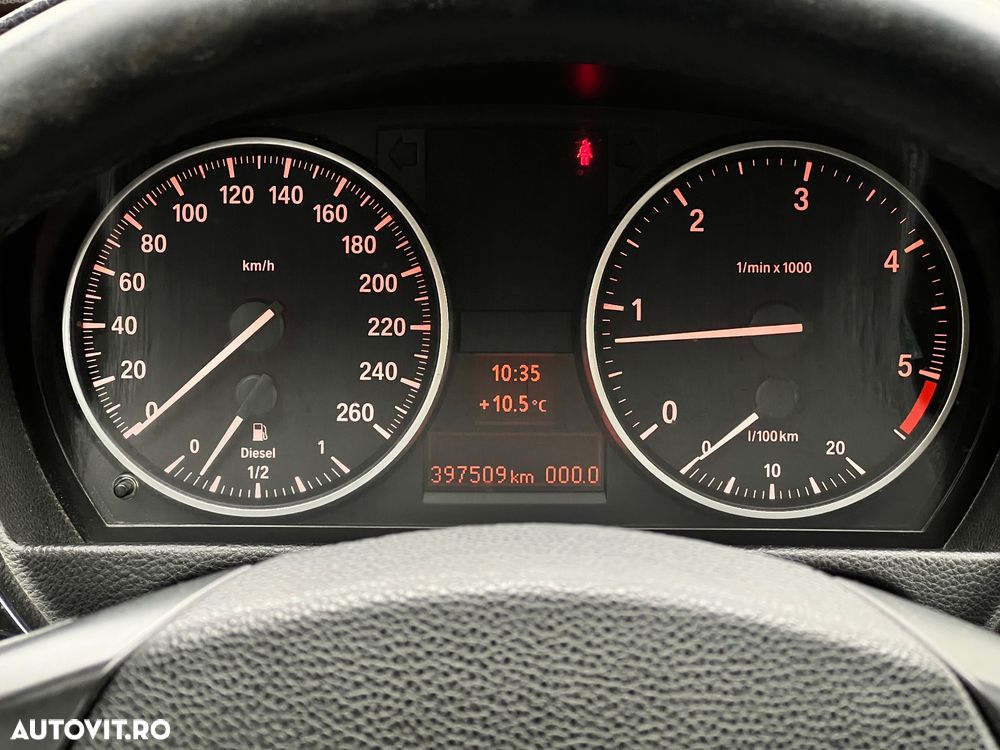 BMW Seria 3 318d DPF Touring Edition Lifestyle - 20