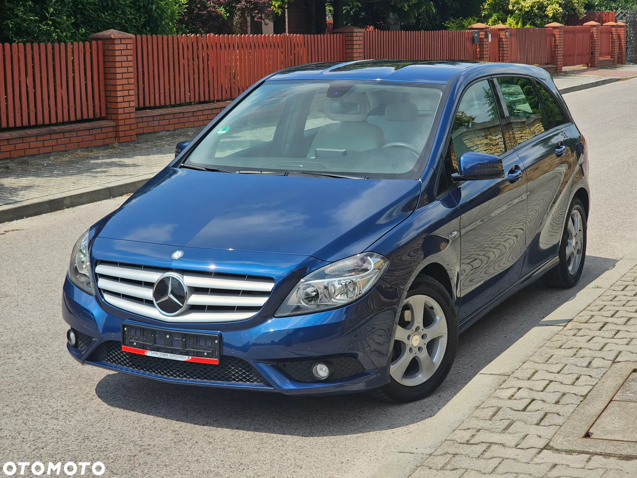 Mercedes-Benz Klasa B 180 Edition - 14
