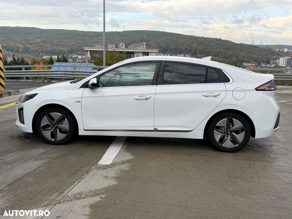 Hyundai IONIQ 1.6 GDI Premium - 2