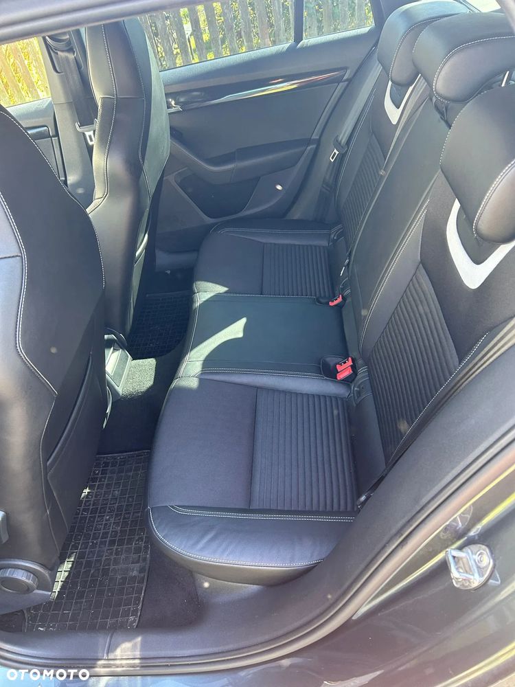 Skoda Octavia 2.0 TDI 4x4 DSG RS - 13