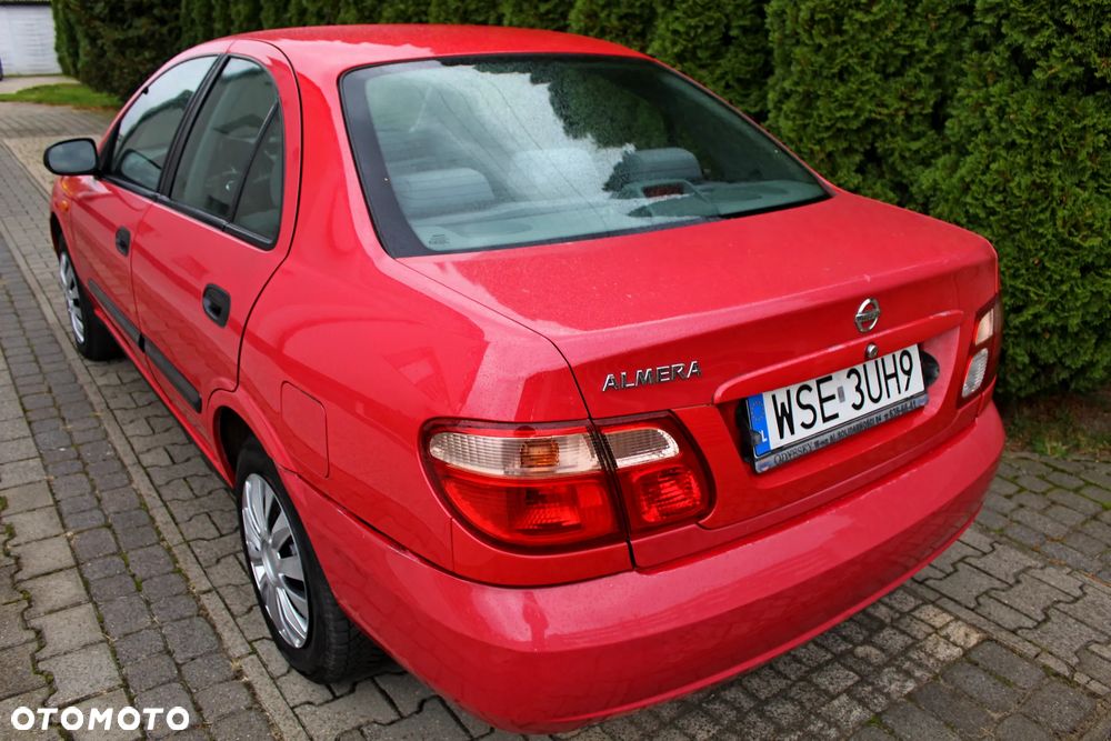 Nissan Almera 1.8 Visia + - 3