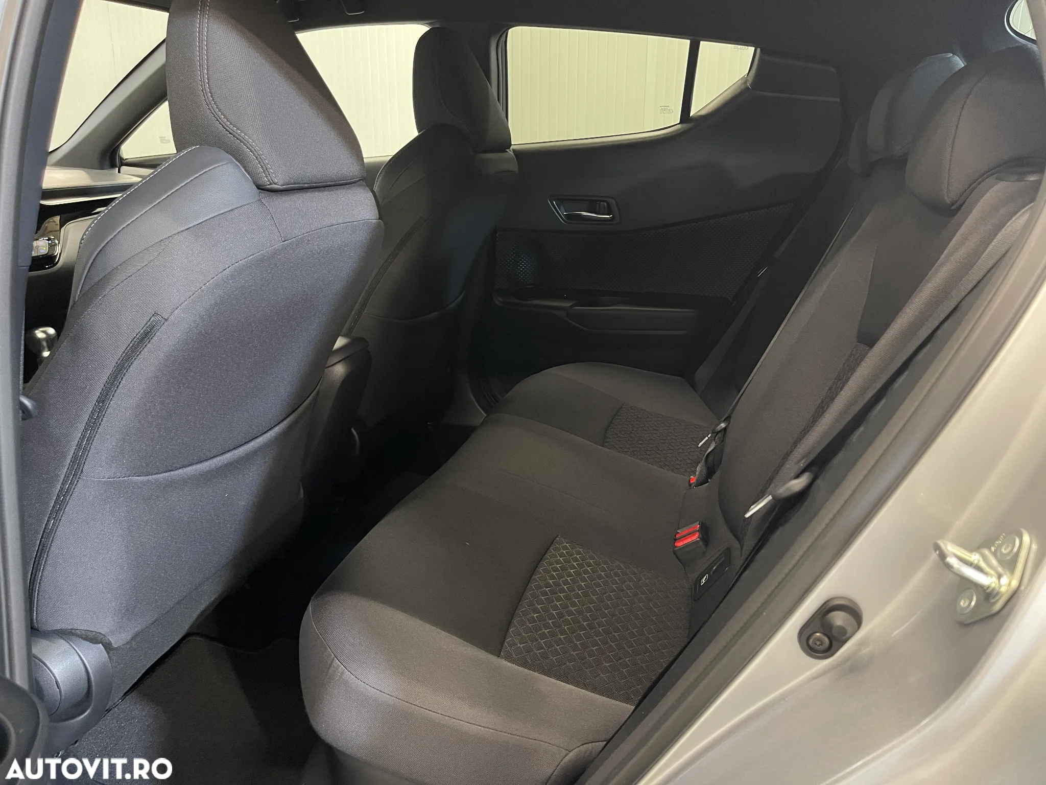 Toyota C-HR 2.0 HSD 184 CP 4x2 CVT Style - 11