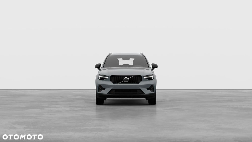 Volvo XC 40 B3 Plus Dark - 2