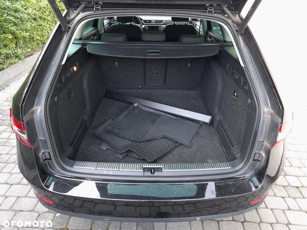 Skoda Superb 2.0 TDI Style DSG - 36