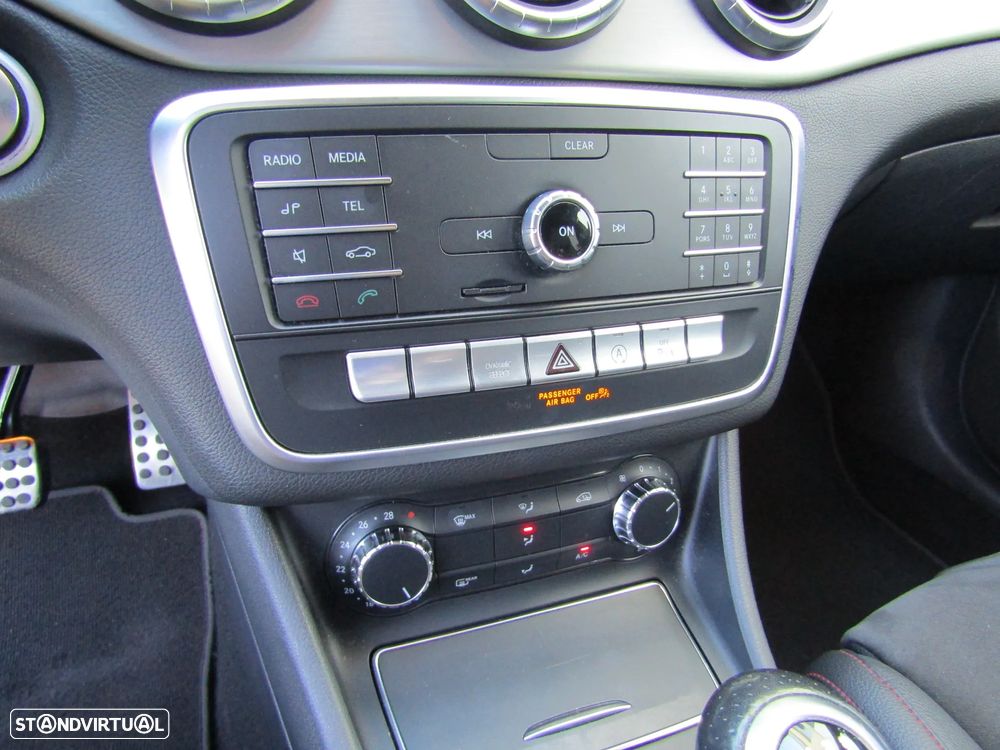 Mercedes-Benz CLA 200 d Shooting Brake AMG Line - 15