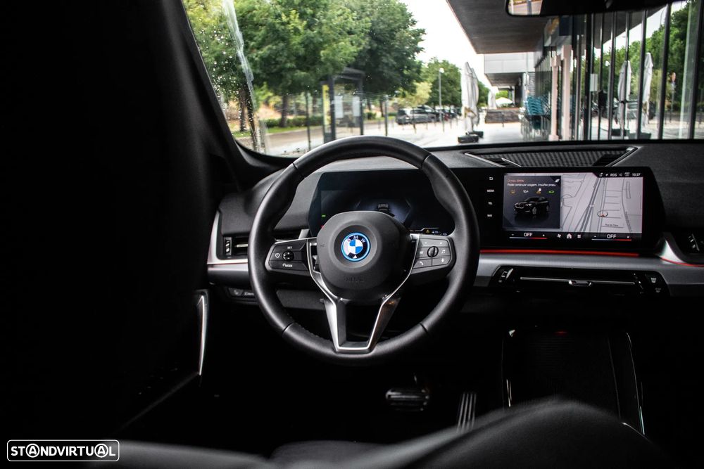 BMW X1 xDrive25e Aut. — fotografia 31