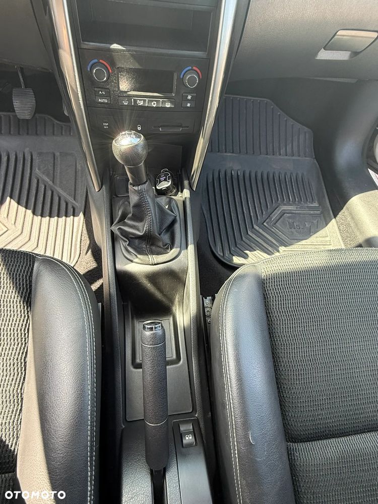 Peugeot 207 90 HDi FAP forever - 12
