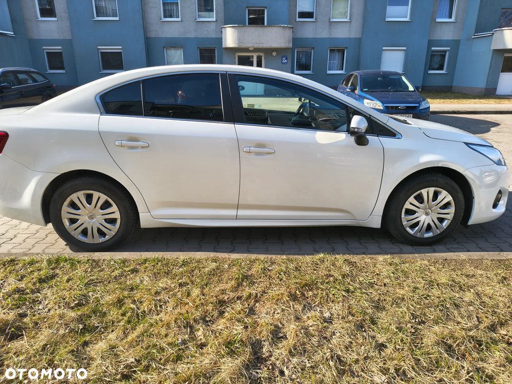 Toyota Avensis 1.8 Active - 14