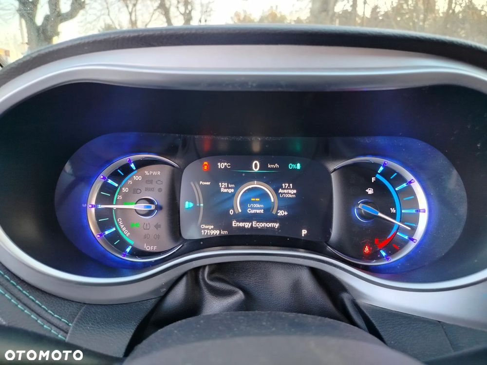 Chrysler Pacifica - 36