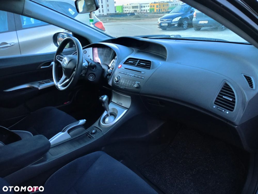Honda Civic 1.8 Comfort - 11