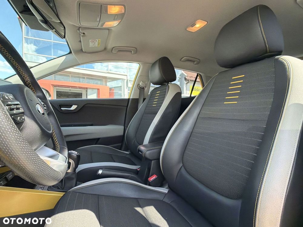Kia Stonic 1.0 T-GDI L Business Line - 11