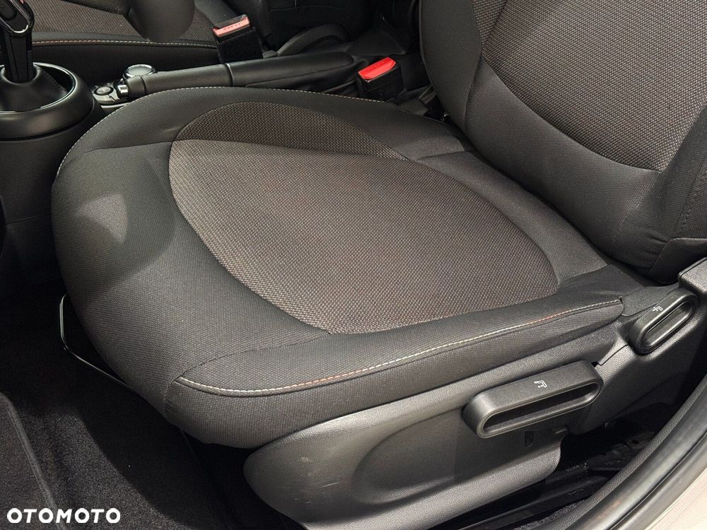 MINI Cooper Standard - 10