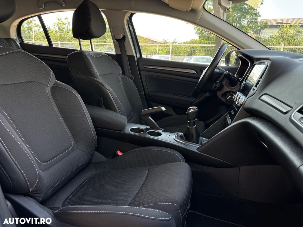 Renault Megane TCe 140 GPF LIMITED - 32