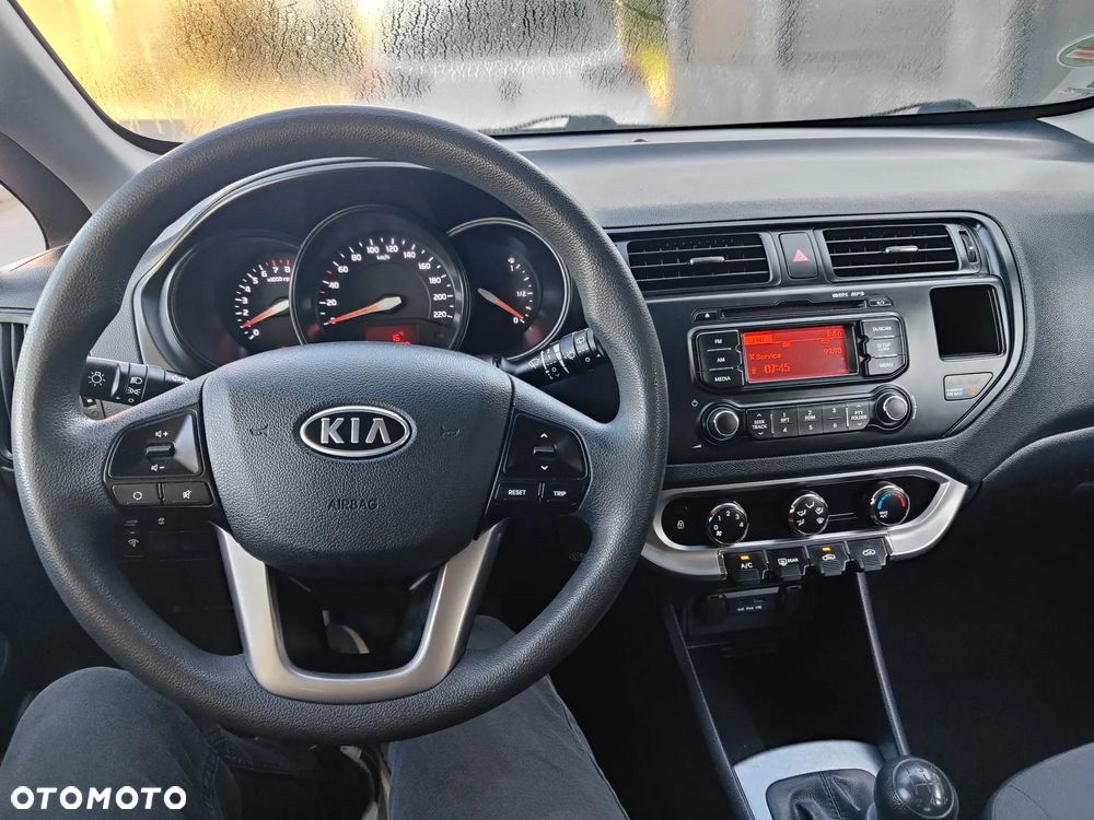 Kia Rio 1.2 Attract - 3