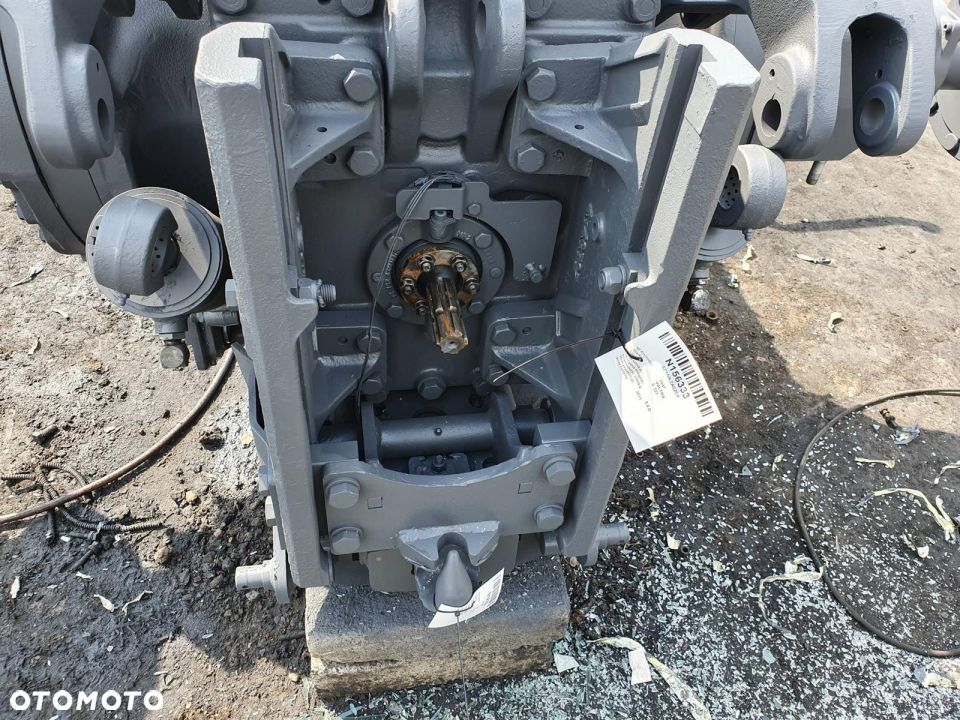SZYNA TYLNA ZACZEP VALTRA S 323 AGCO 2011 - 1