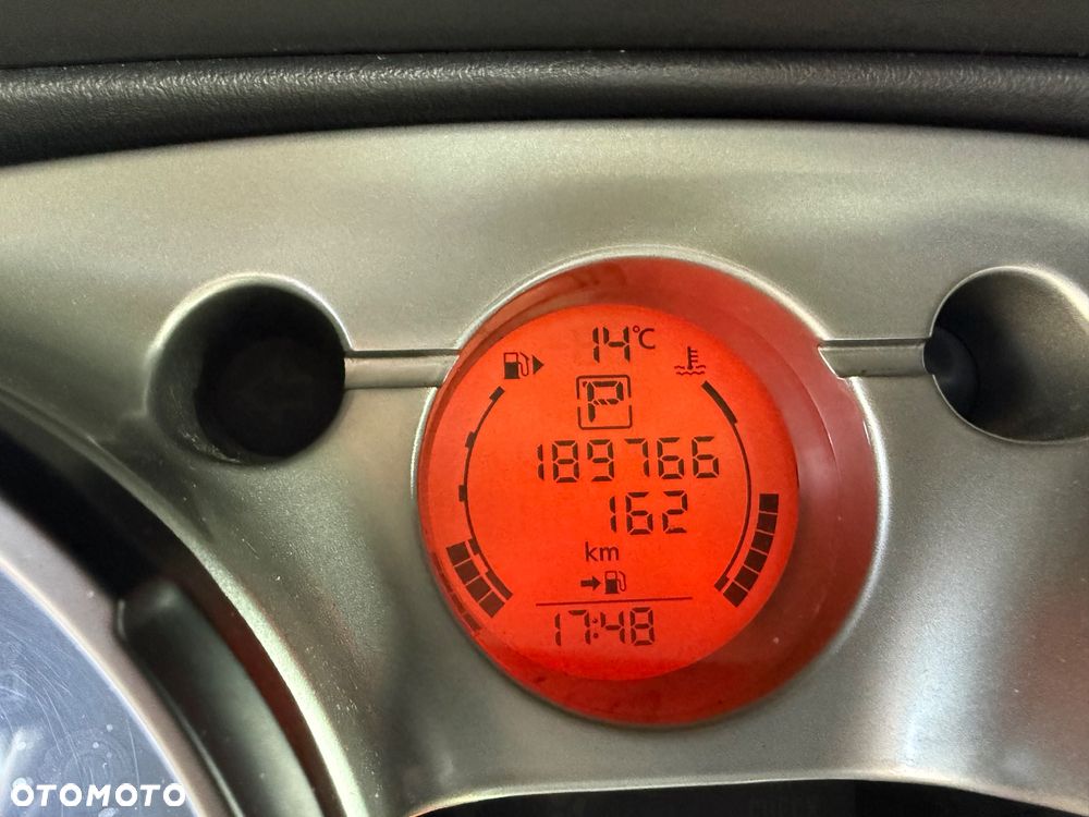 Nissan Qashqai 2.0 dCi 4 x 4 DPF acenta - 9