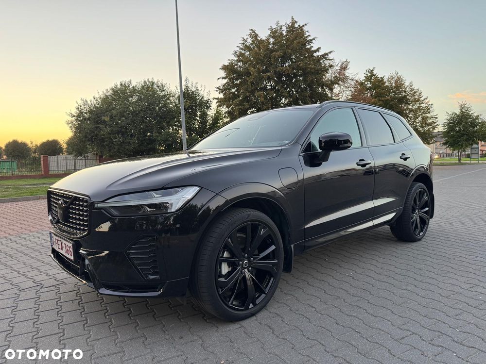 Volvo XC 60 T8 Plug-In Hybrid AWD Plus Black Edition - 4