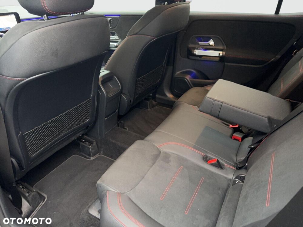 Mercedes-Benz GLB 200 AMG Line 7G-DCT - 19