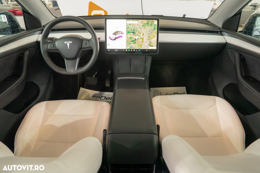 Tesla Model Y - 17