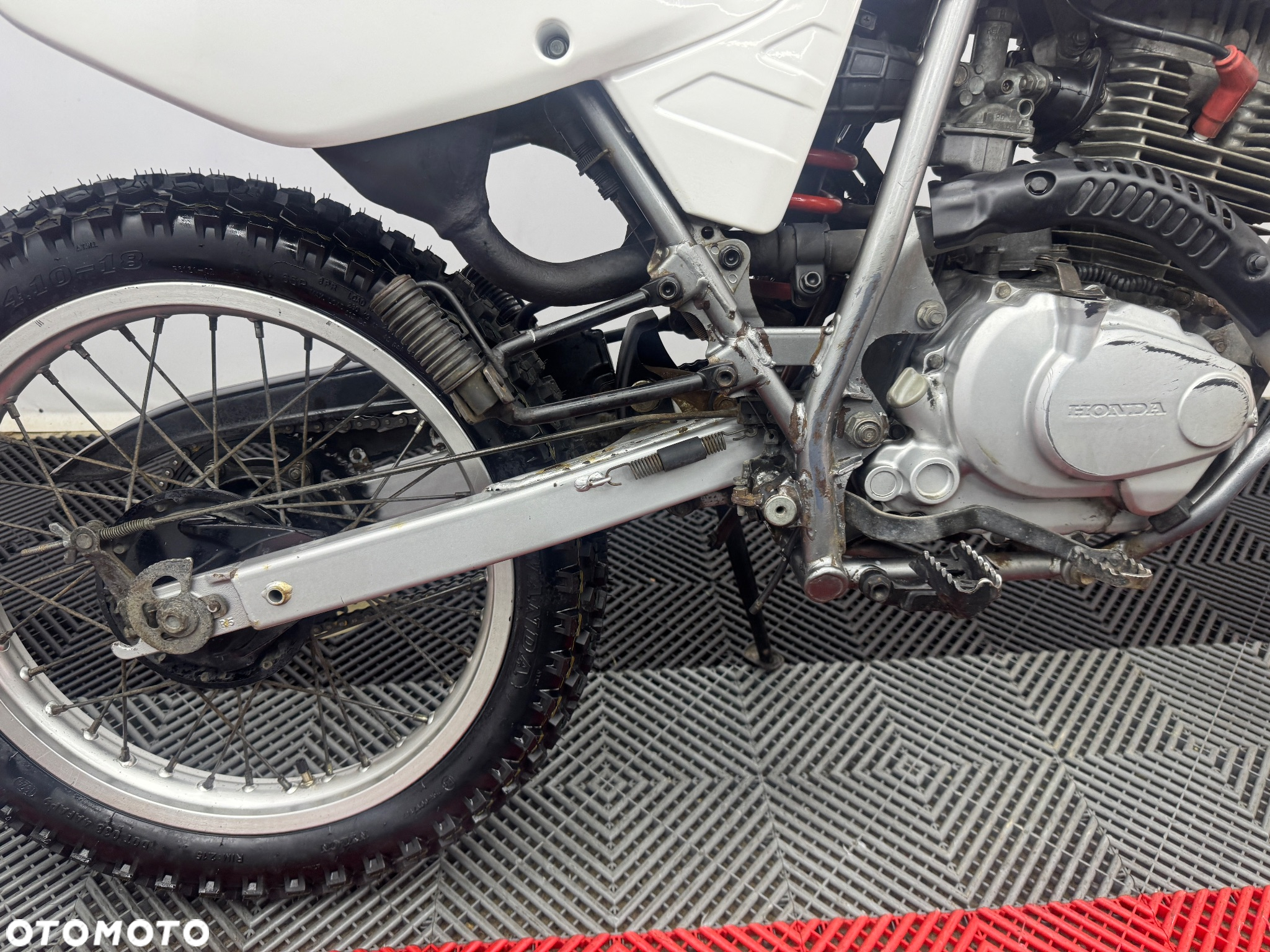 Honda XLR - 33
