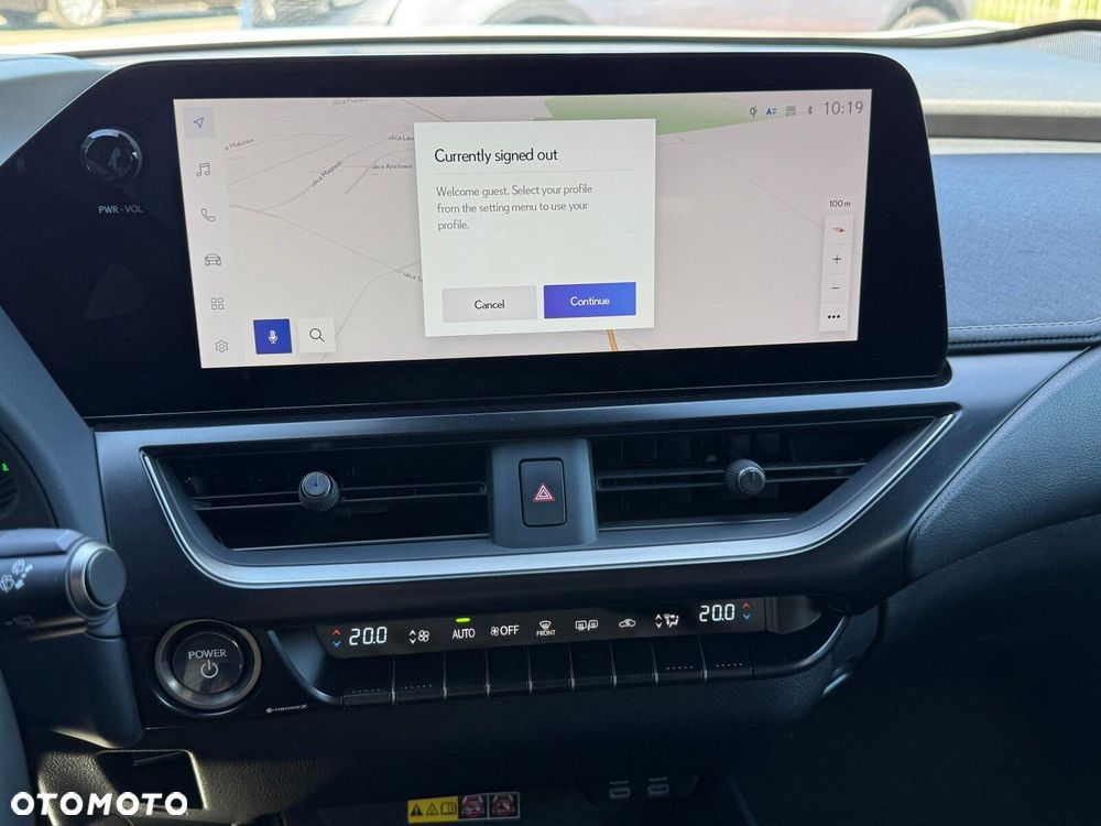 Lexus UX - 25