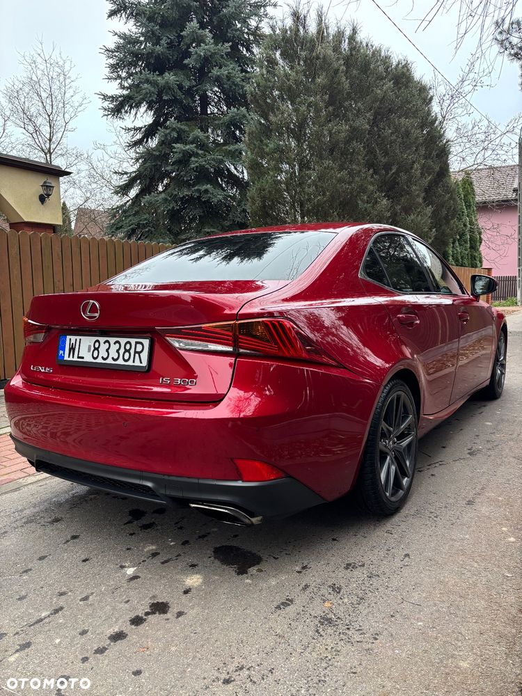 Lexus IS 200t / 300 F Sport - 9