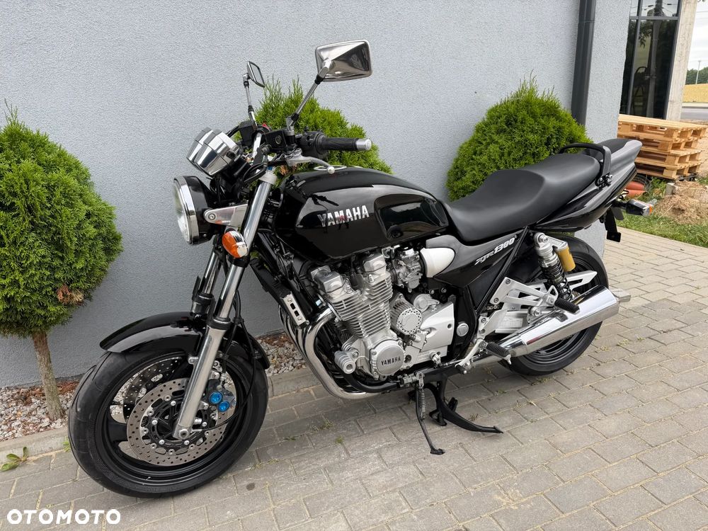 Yamaha XJR - 38