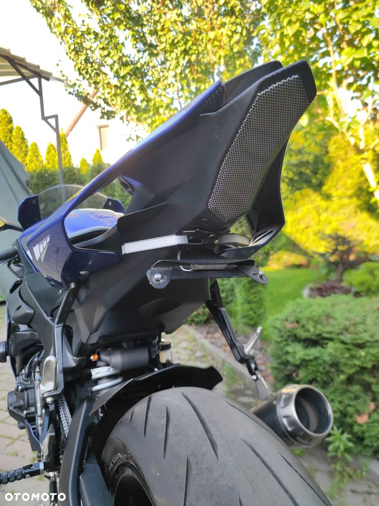 Yamaha R1 - 13