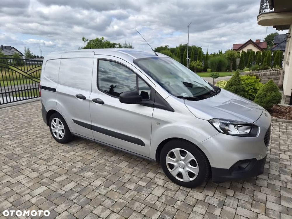 Ford Transit Courier - 9