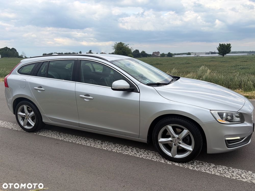 Volvo V60 D2 Momentum - 4