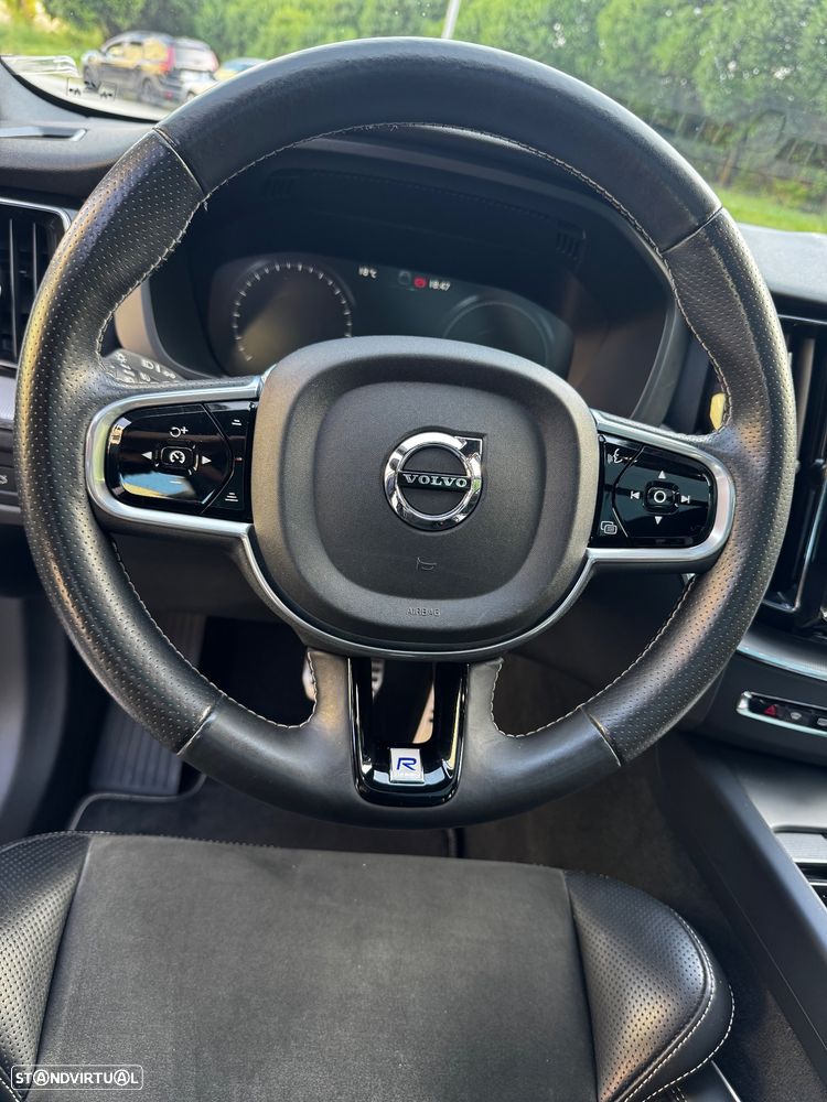 Volvo XC 60 2.0 T8 PHEV R-Design AWD - 14