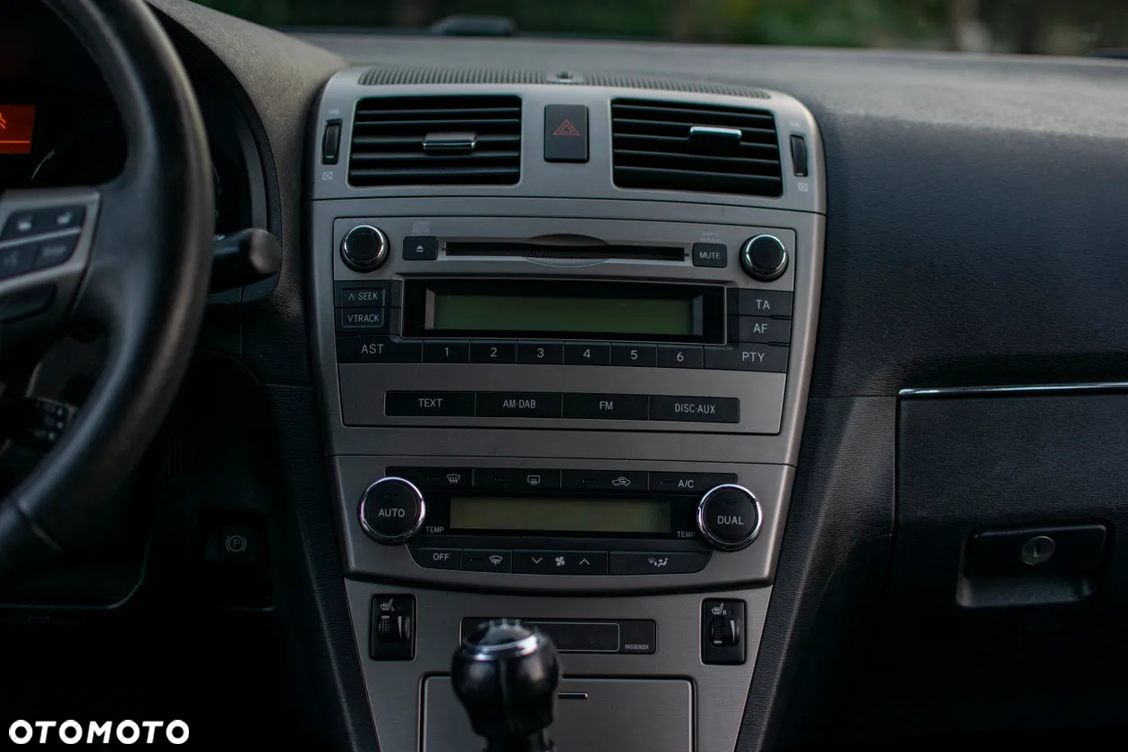 Toyota Avensis - 35