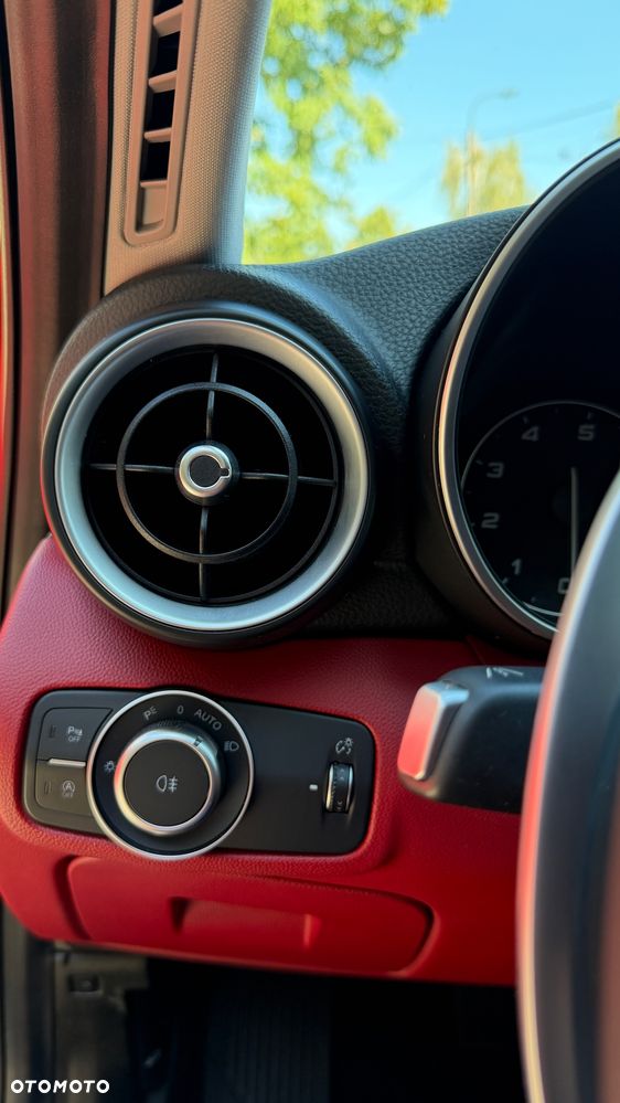Alfa Romeo Giulia - 11