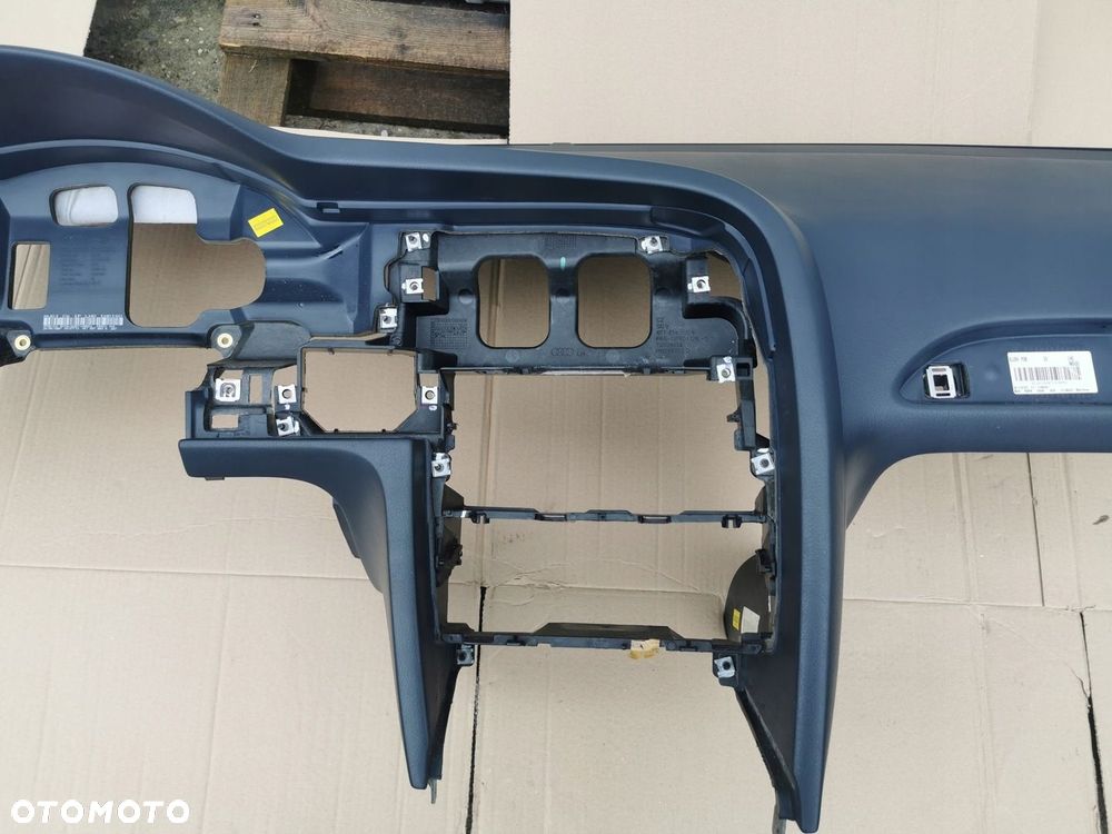 Deska rozdzielcza konsola Audi A6 C6 granatowa Europa - 3