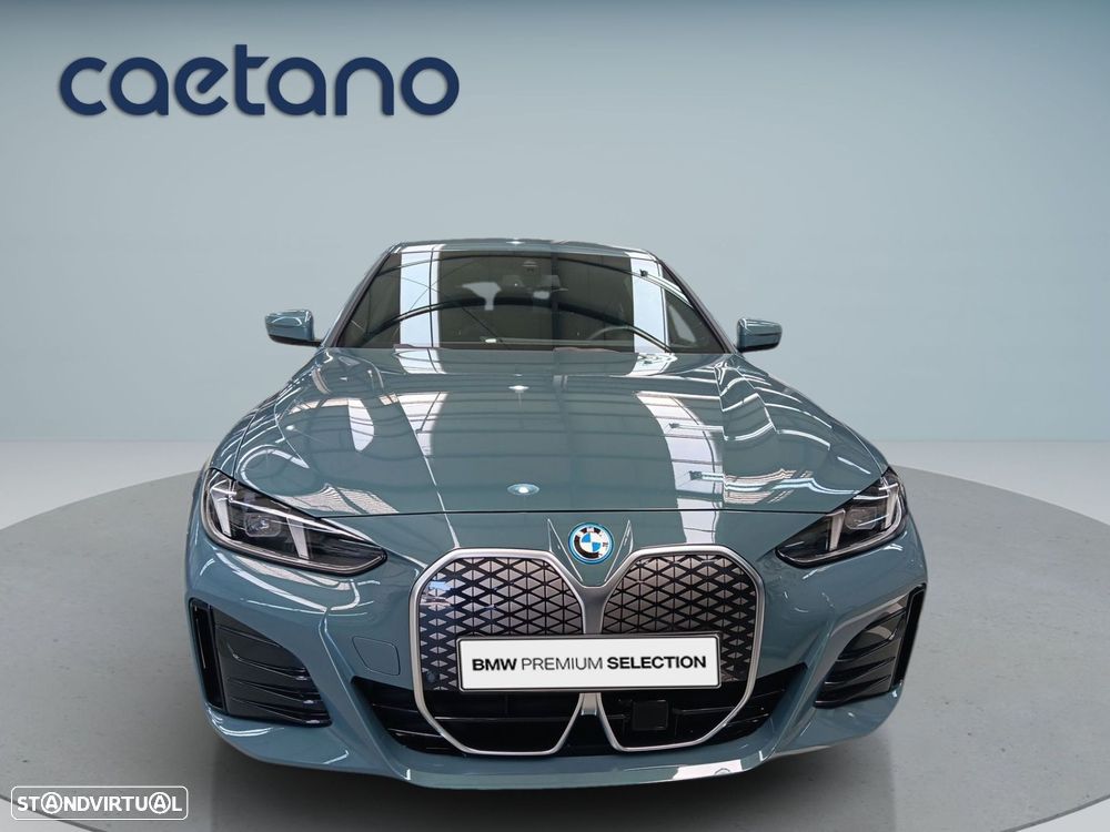 BMW i4 eDrive40 Desportiva M - 10