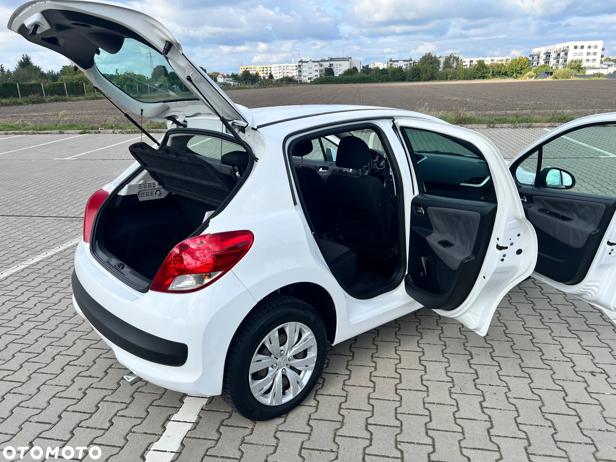 Peugeot 207 1.4 Trendy - 13